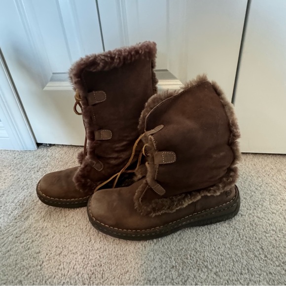 BORN women's fuzzy winter boots - Picture 3 of 12